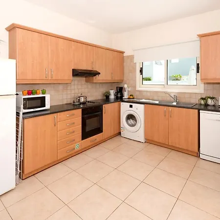 Carolina Villa Ayia Napa