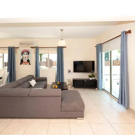 Carolina Villa