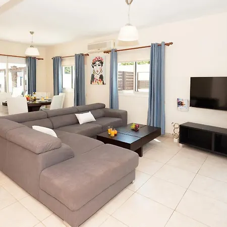 Carolina Villa